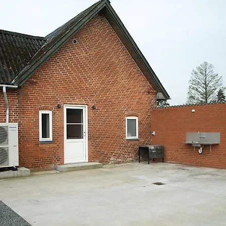 Two-storey Near The Water 別荘 *